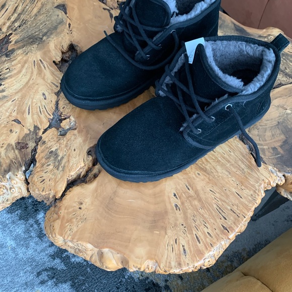 Men’s UGG Black Boots - Picture 4 of 4